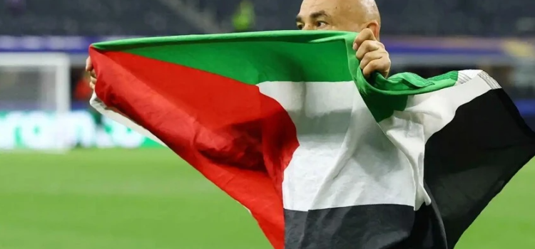 بعد رفع العلم الفلسطيني .. “فيفا”: لا مانع من رفع أعلام الاتحادات في بطولاتنا