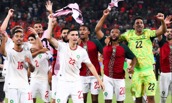 قاهر بطل العالم .. ريمونتادا إنجلترا تبقي إنجاز المغرب صامداً