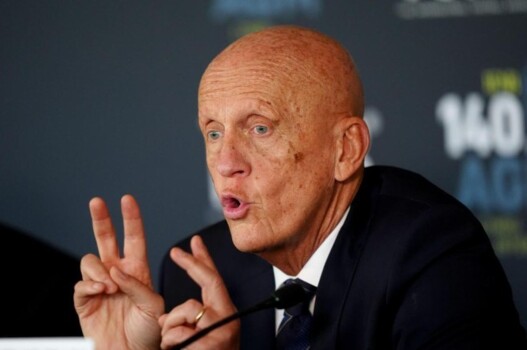 كولينا يؤكد نزاهة تحكيم مونديال 2026 ويرد على اعتراضات مصر