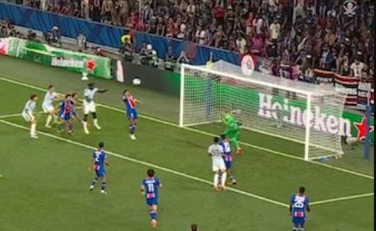 لاعب أستون فيلا يحقق رقمًا غير مسبوق من بوابة السوبر الأوروبي