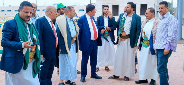 نائب وزير الشباب ورجال أعمال يتفقدون المشاريع والفرص الاستثمارية بمدينة الثورة الرياضية