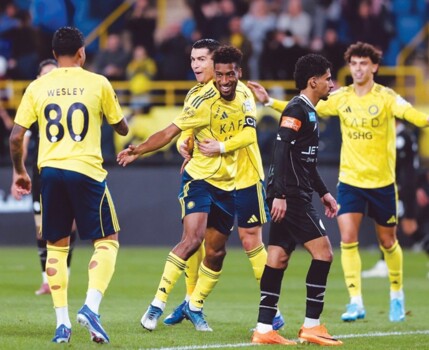 النصر يفقد كومان وغريب وأيمن يحيى أمام العين