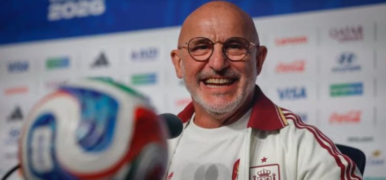 رسمياً.. دي لا فوينتي يجدد عقده مع المنتخب الإسباني