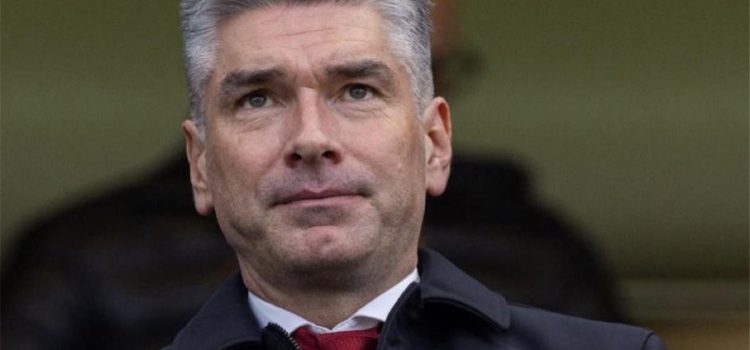 رسميًا.. ليفربول يعلن رحيل ريتشارد هيوز من منصبه
