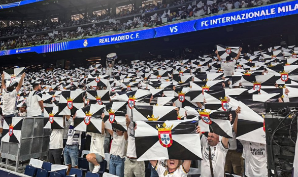 هتافات عنصرية تثير الجدل .. جماهير ريال مدريد تحرق علم المغرب