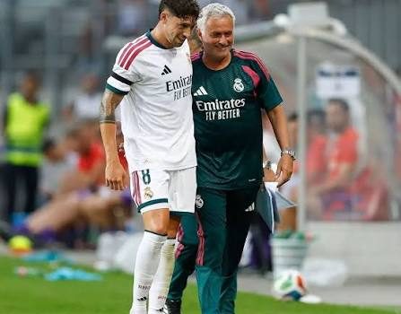 إصابة نجم ريال مدريد تربك حسابات مورينيو