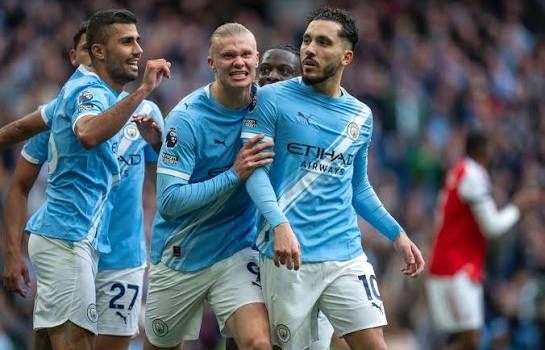 برشلونة يضع لاعب مانشستر سيتي ضمن أهدافه
