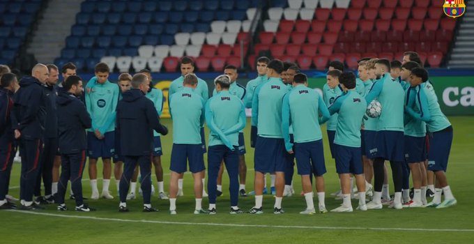فليك يتخذ قرارًا استثنائيًا قبل مواجهة برشلونة وريال مدريد